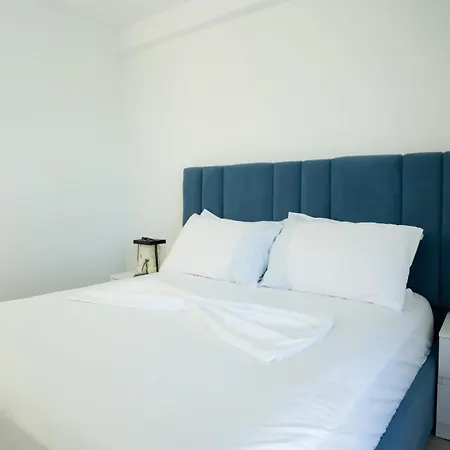 Ola Apartment *